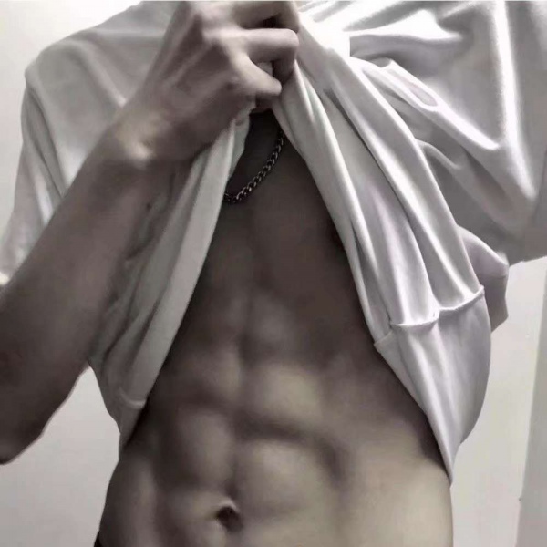 腹肌部位，姑娘们多几个lg不好吗？非要在一棵歪脖子树上吊s嗯？