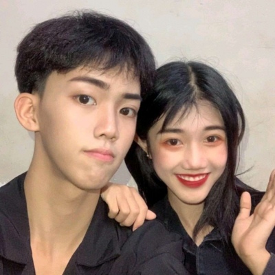 溺毙:一对两张原宿风简单真人情头.他无意掀翻烛火 点燃我双眸盛满的暮色