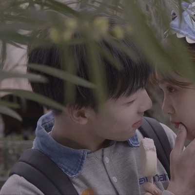 冷澈：情侣头像/慢性 难哄 敏感 多疑 心软 供不起 别靠近//sxc