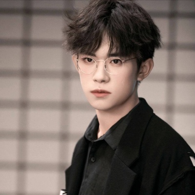 宸宸  优质男头  秋天你不来  冬天继续等.