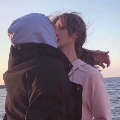 顾羽书.  一对两张情头