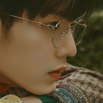 苏瓷:复古男头（优雅 时尚 成熟 文艺 高冷 帅）肖战  今日份宝藏男孩