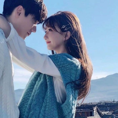 真人唯美情侣头像  愿你坚强到无需有人宠但是依然幸运的，有人疼