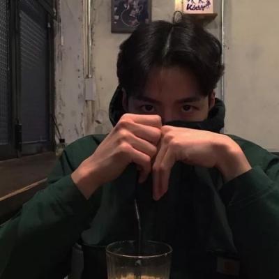 男生头像 爱而不得不如放弃