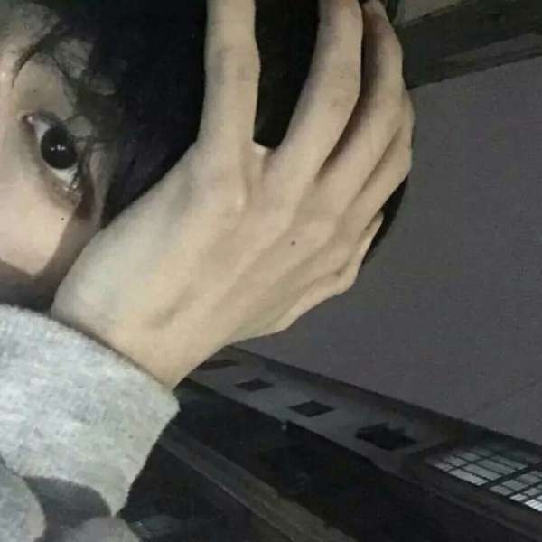 小哥哥为何不给看呢？