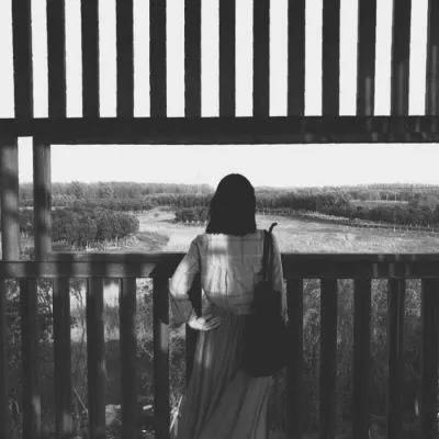 情侣头像：如果这个世界没有你，我会把自己嫁给回忆