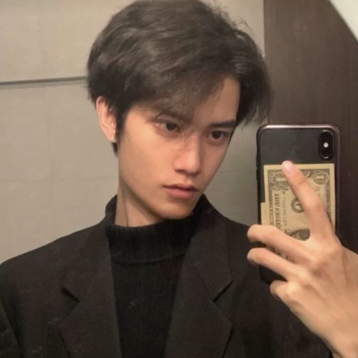 念七 手机控男生帅气头像