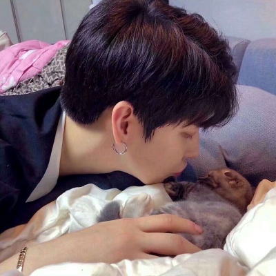 江奕/活泼阳光开朗男头/总有这么一个人会让你毫无原因地笑起来