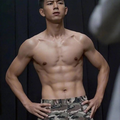 #李现李现李现#肌肉哇哇哇哇这就是传说中的穿衣显瘦，脱衣有肉！！！！