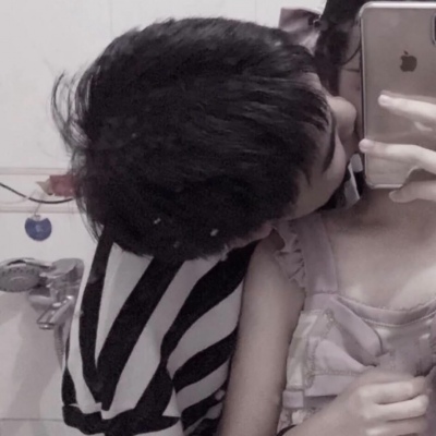 唯美意境情头一对两张/有些人光是遇见就花光了所有运气.