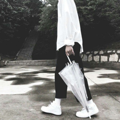 宸宸  优质男头  月亮会感到孤独 星星和你皆是救赎.