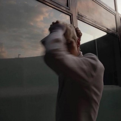 超酷男生头像，有那么一丝沙雕气息