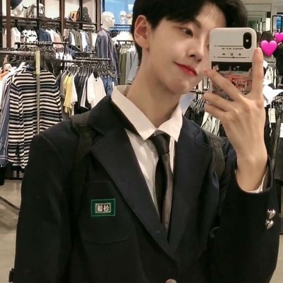 你松开手 我便落入茫茫宇宙.