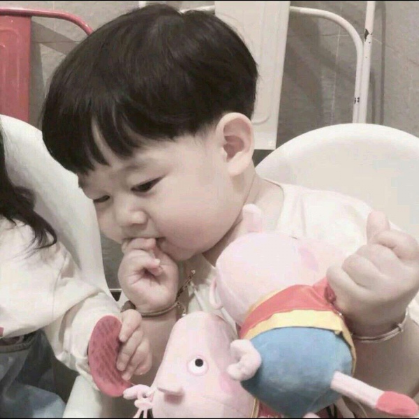 林知晚  一对两张唯美可爱萌娃情头