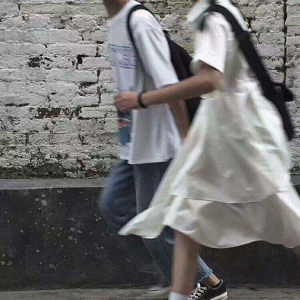 山有木兮木有枝，心悦君兮君不知