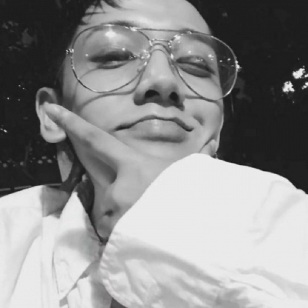 柠七：男生黑白头像/今天对我动心了吗？