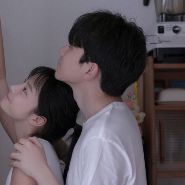 念七 真人温馨情侣头像