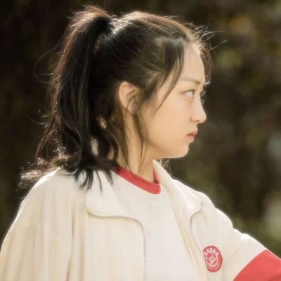 别追公交车了 追我吧 我跑得慢 还有点可爱