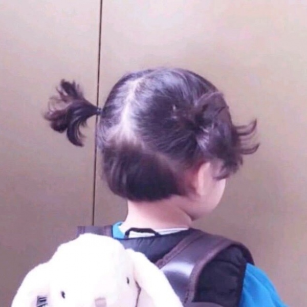 江喻绾    萌娃/可爱/糟了，心动的感觉。♡