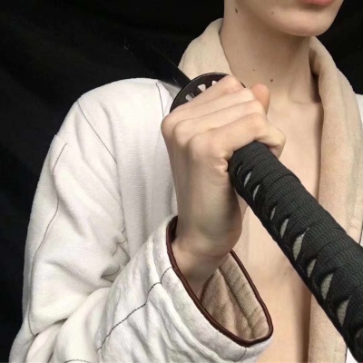 姜辞:优质男头部位那个女孩为你哭红了双眼 那个女孩为你付出了华年