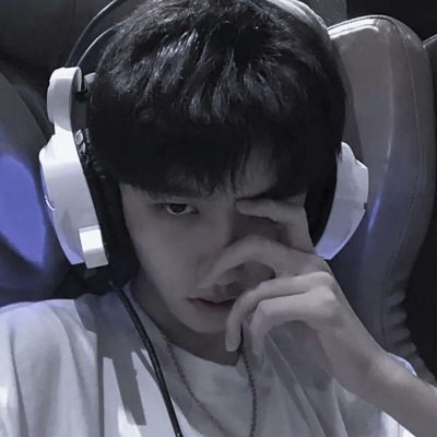 七源:气质玩网男头/图源/dt 灾妹/山是水的故事 云是风的故事 你是我的故事