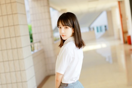 性感诱惑福利校花 下课拉进厕所要了她第一次好滑好紧