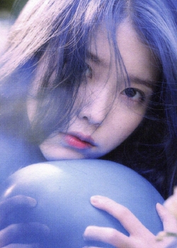 IU李知恩紫发甜美高清手机壁纸图片