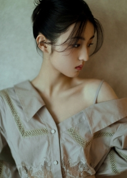 张子枫甜美高清手机壁纸图片