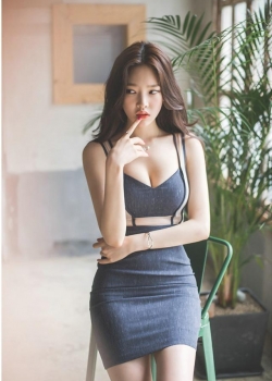 极品美女前凸后翘性感好身材妖娆写真图片