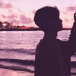 好看的秀恩爱情头一对 情侣头像真人侧面剪影 