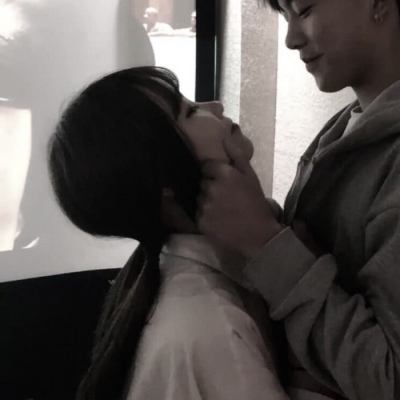 乔木『情头』君言不得意，归卧南山陲。