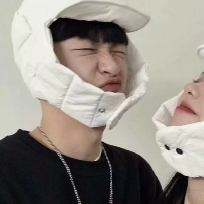 你风尘仆仆走向我，胜过所有遥远的温柔。