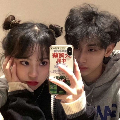 春有花开夏有凉风秋有落叶冬有飘雪而我有你