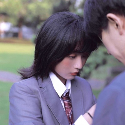 溺毙:一对两张时尚清新真人情头. 你是我想保护的人 对错我都不想管