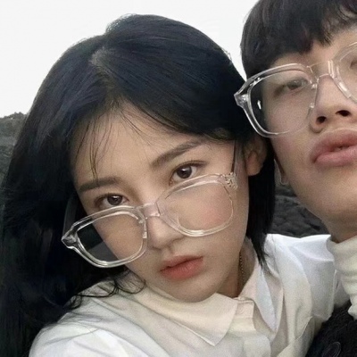 陈涵/“我就这么坐着，生活给我什么我就接着，拿走什么我就看着”