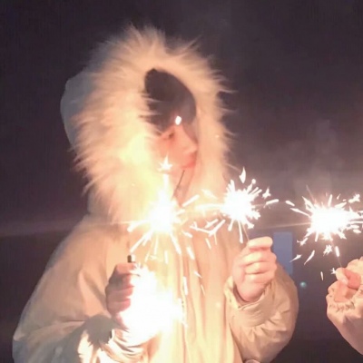 什么时候能睡在你怀里的时候 我就不熬夜了