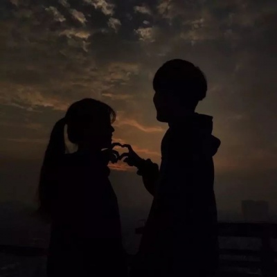 ♡“你不是个合格的朋友还是做我老婆吧”(情侣头像)