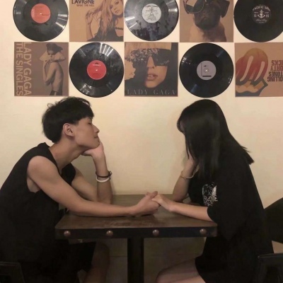 陈情|复古情侣头像月亮找到了太阳，而我这颗星星也要归落银河了.