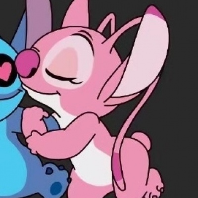 别人都祝你新年快乐我祝你永远爱我