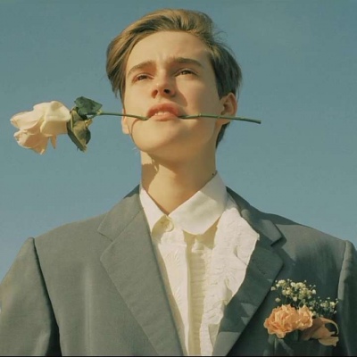 我还是想见你，不远万里。