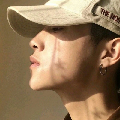 念七 帽子控帅气成熟魅力男生头像