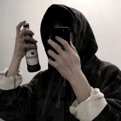 顾云曦:超酷真人男生头像