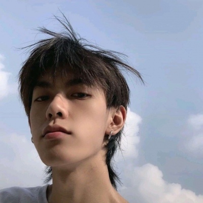 男生头像：颓废高冷范小哥哥头像