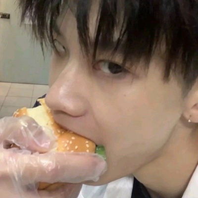 芯儿  好看小众男头