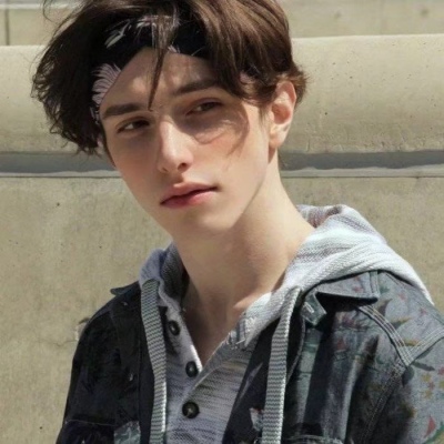 林_贪婪 庸俗 肤浅却又孤独 ​​​