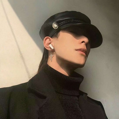 陈涵/感情里最怕的就是一个情窦初开什么都不懂，一个饱经风霜不会再爱