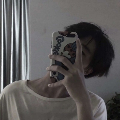 「优质男头」手机挡脸/喜欢你是一眼心动，两眼沦陷.