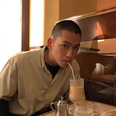 皮:真人男头［爱苒］