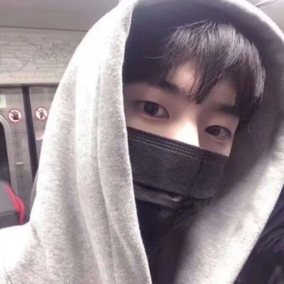 迟御：口罩男头   中国加油，武汉加油，白衣天使加油！