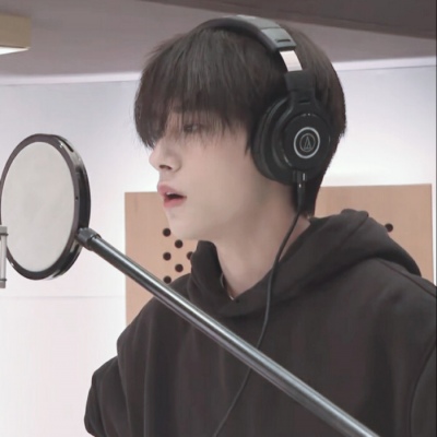 姜然/易烊千玺.这个冬天希望阳光和你都很温暖耀眼.